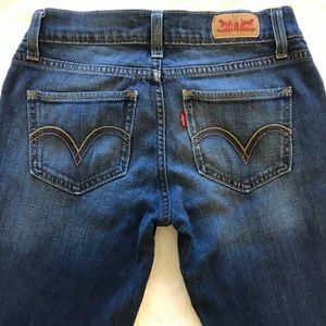 Levi’s Jeans. Skinny. EUC. Size W24 L32.